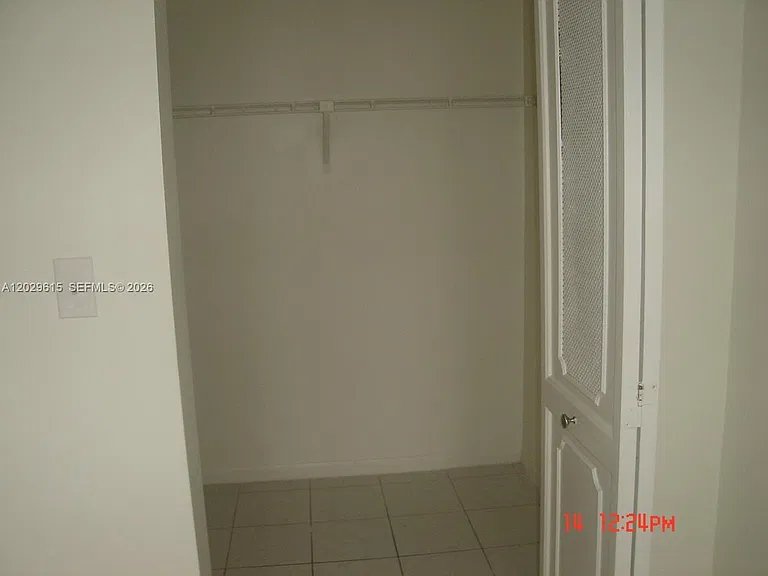 16919 N Bay Rd #504 — Photo 16