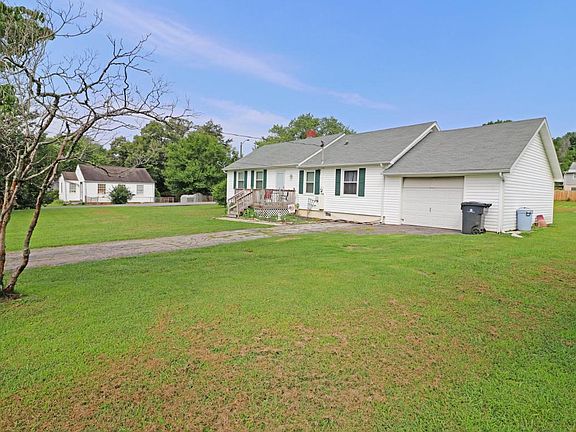 3rd image of 705 Henrietta Dr