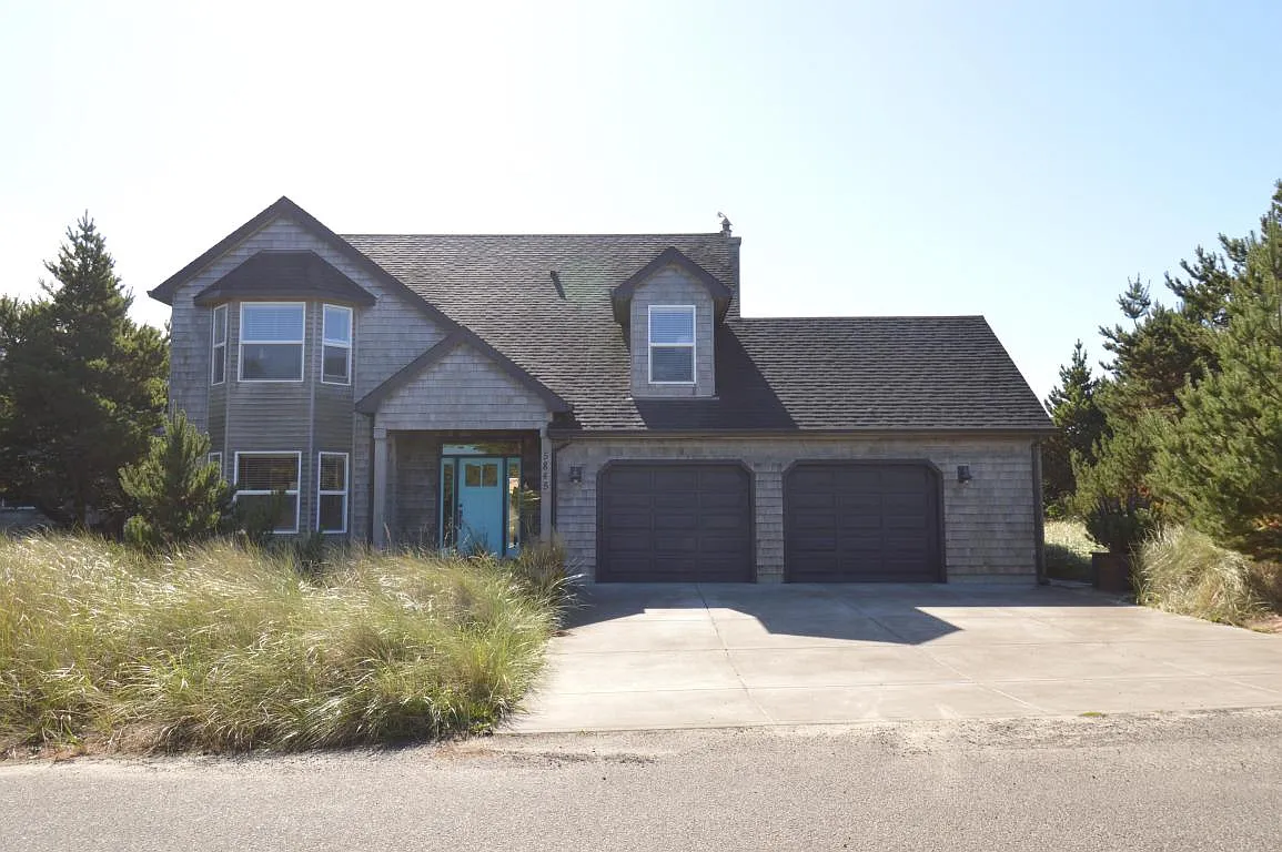 5845 Neptune Dr photo 1