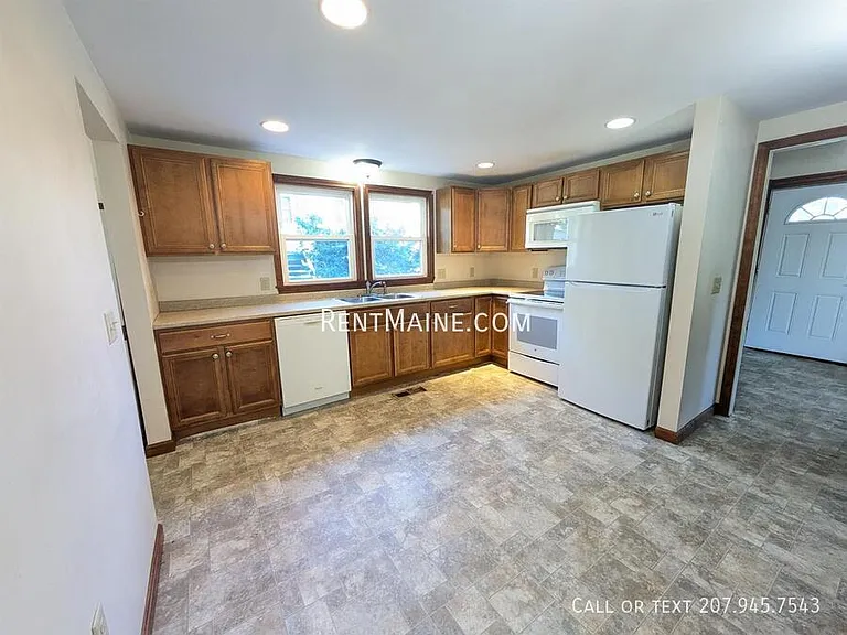 40 Dillingham St — Photo 1