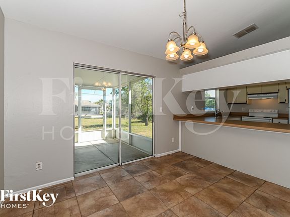 5th image of 2209 NE 14th Pl