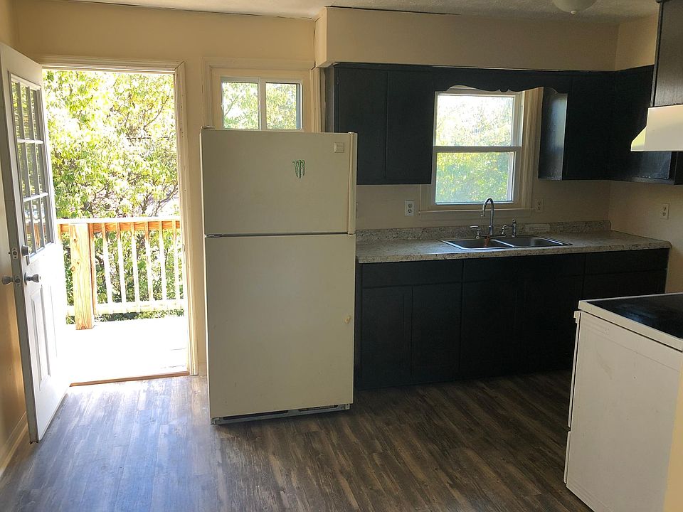 1st image of 214 Curry Ct #3