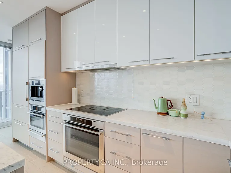 488 University Ave #5308 — Photo 15