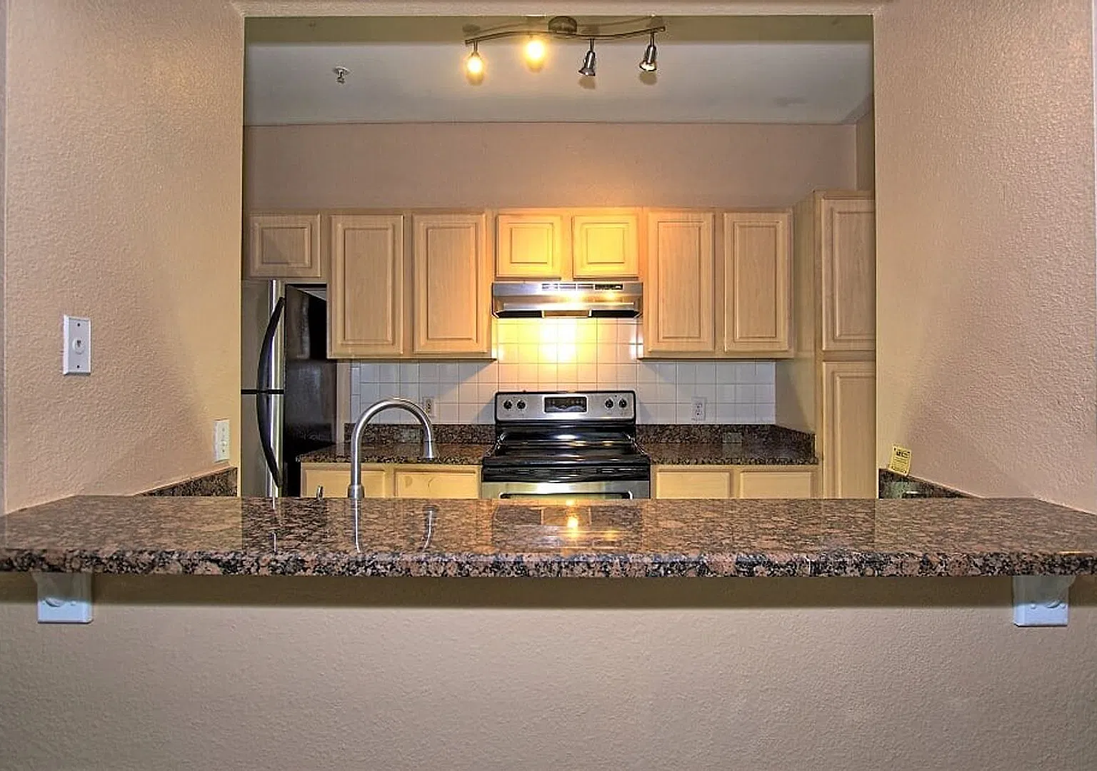2/2 2nd floor in Sabal Point Longwood Gated community/ Available for move-in on December 15, 2026 — Photo 4