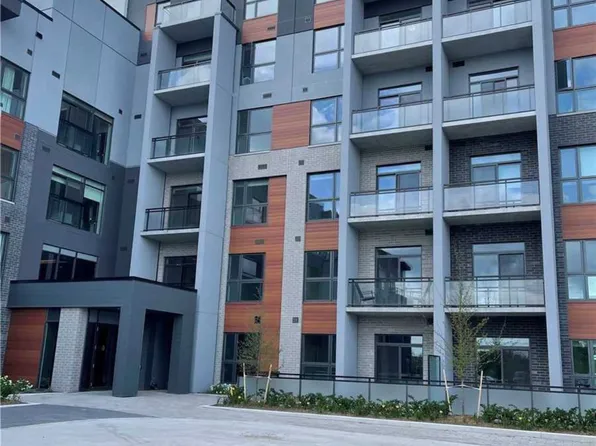 95 Dundas St W #325, Oakville, ON L6M 4L9