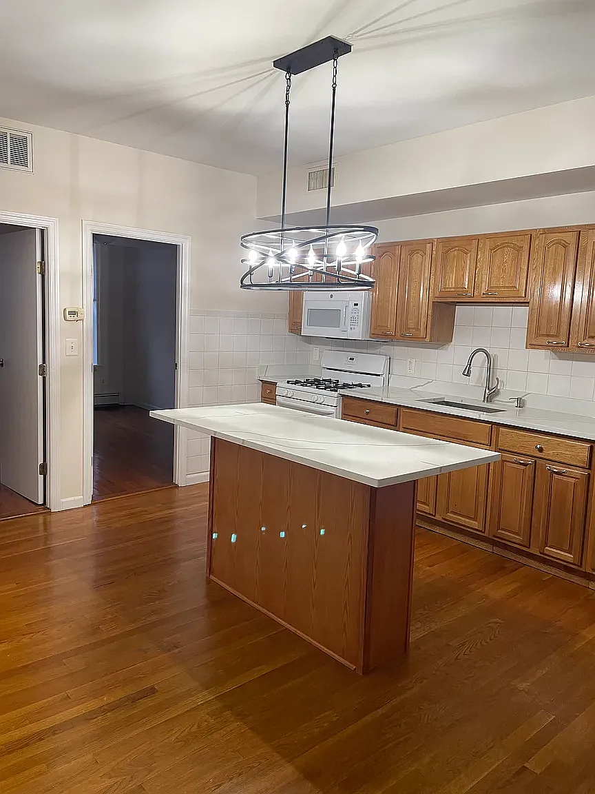 328 Troy Avenue — Photo 1