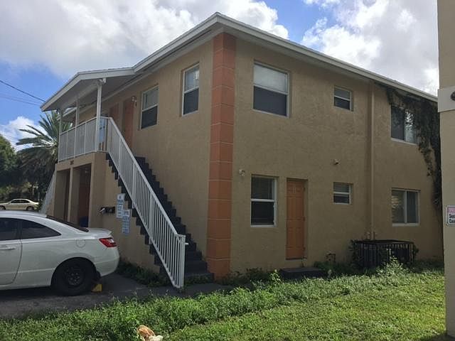 2nd image of 1002 Palm Beach Lakes Blvd APT 3