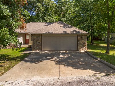 135 Long Point Lane, Ridgedale, MO, 65739
