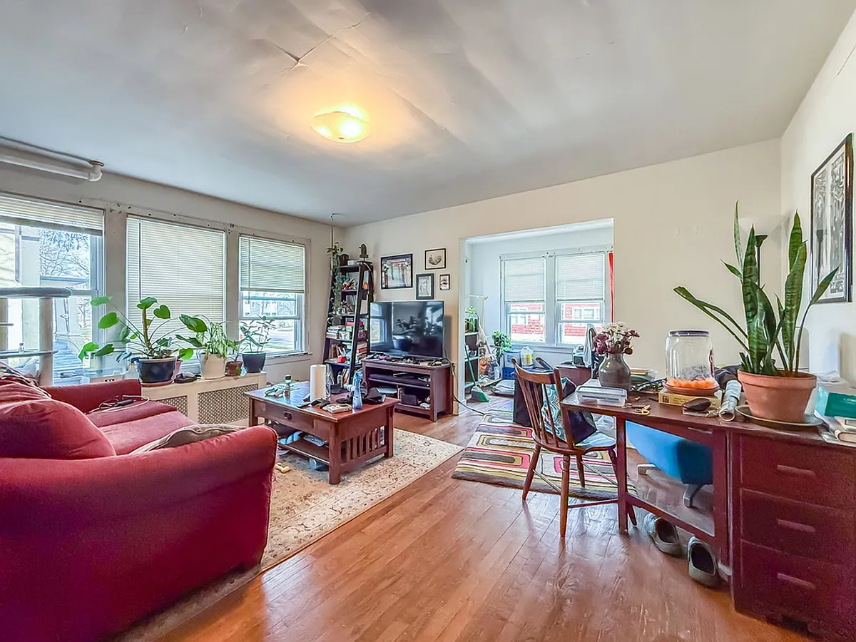 Building Photo - 407 W Green St #2