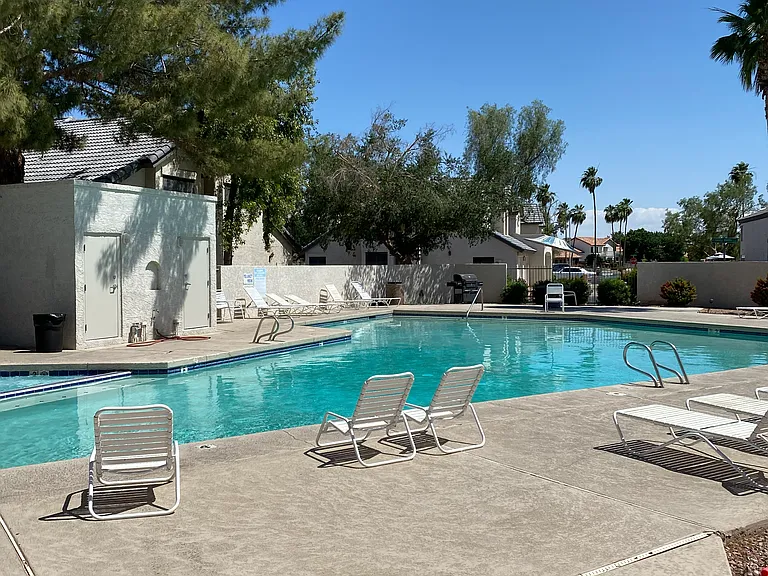 S Seawynds Blvd — Photo 4