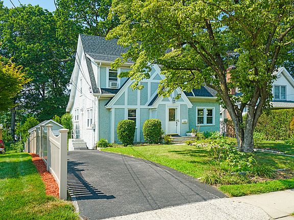 2nd image of 521 Stanley Ave