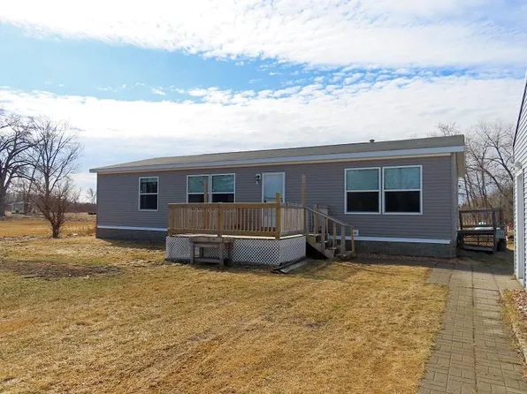 110 Hill Ave, Newfolden, MN 56738