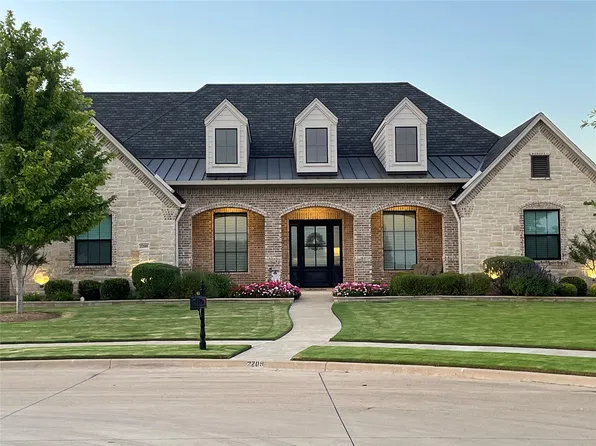 2209 Lyons Ct, Midlothian, TX 76065