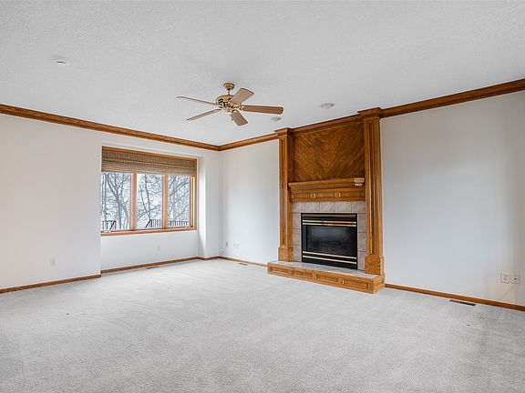 4th image of 5025 Copper Creek Dr