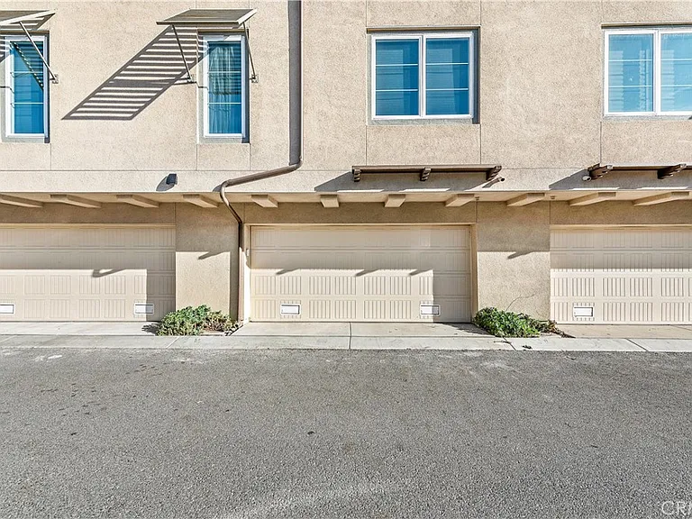 1309 Doheny Way — Photo 39