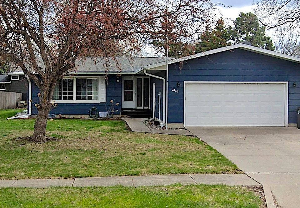 1st image of 2420 W Country Club Dr