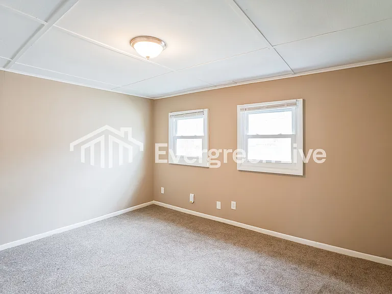 6632 Seward St — Photo 8