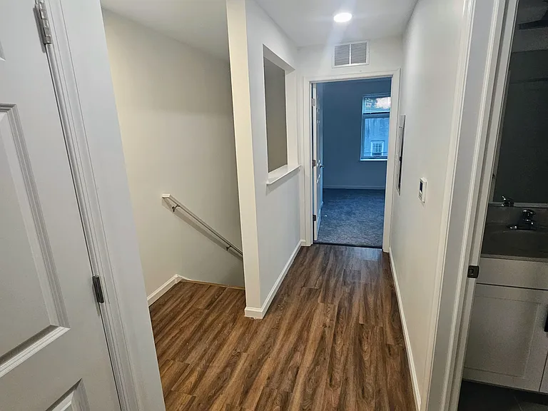Clinton Lofts — Photo 22