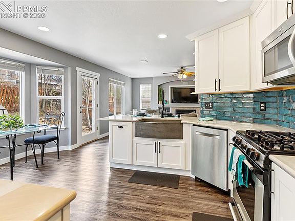 5th image of 540 Fox Run Cir