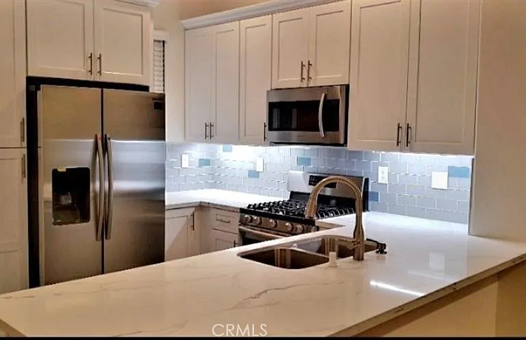 2251 Chaffee St — Photo 2