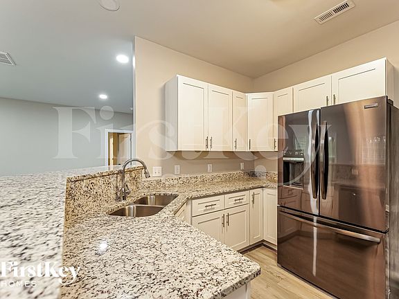 4th image of 2121 Ledford Rd