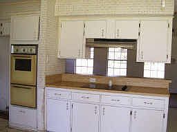 5th image of 16040 Pinewood Dr