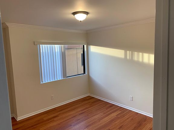5th image of 123 W Chevy Chase Dr APT 1
