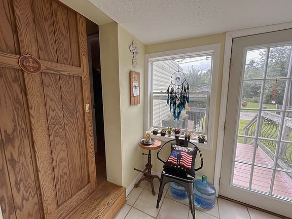 4th image of 84 Hilton Avenue