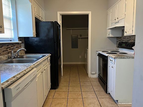 2nd image of 103 Carriage Square Dr