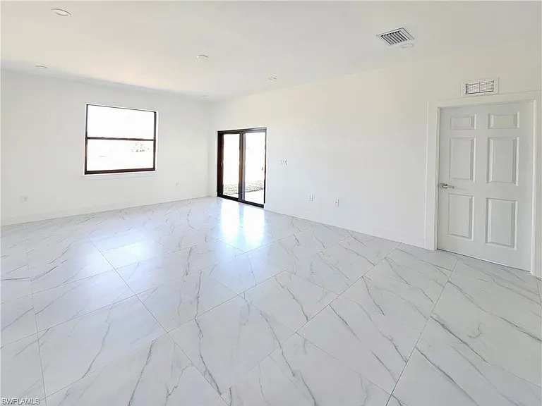 1100 Homer Ave S — Photo 11