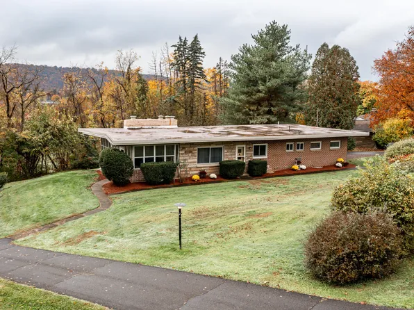 6940 Scenic Dr, Bloomsburg, PA 17815