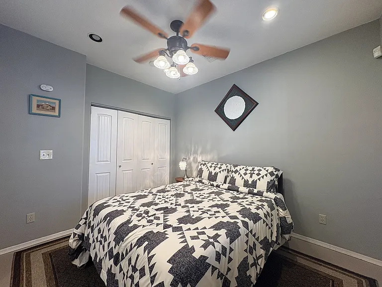 1718 E Grant Rd #2 — Photo 13