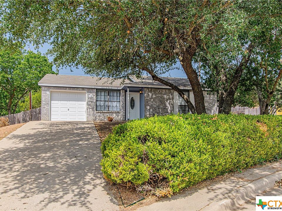 1st image of 401 W Blancas Dr