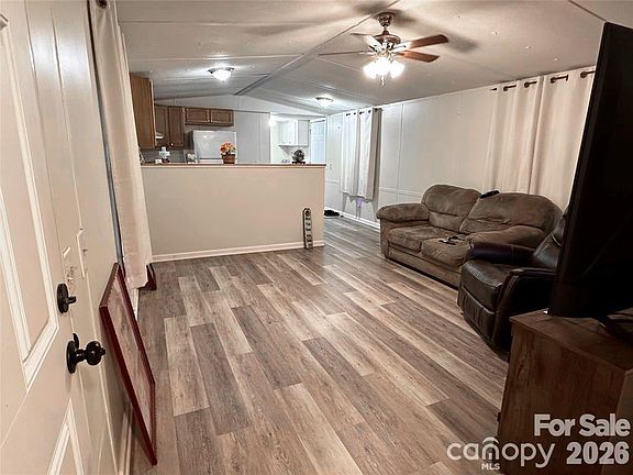 2nd image of 225 Starlight Dr