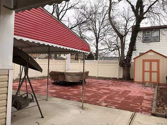 2nd image of 260-15 81st Ave
