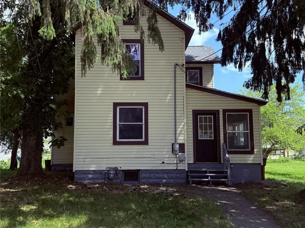 570 High St, Conneaut Lake, PA 16316