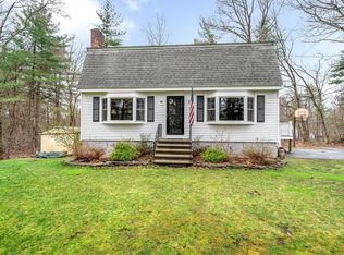 24 Genevieve Rd, Tewksbury, MA 01876