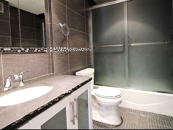 3rd image of 320 E 58th St APT 11F