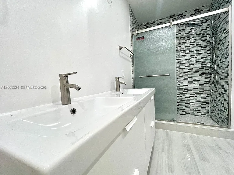 4910 Jefferson St — Photo 25