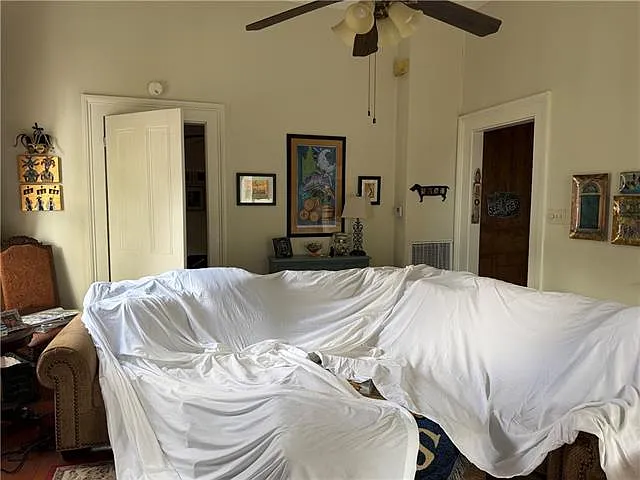 4621 Prytania St #1B — Photo 7