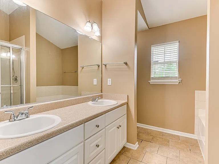 4452 Country Glen Cir — Photo 18
