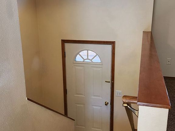 3rd image of 127 Cohosset Dr