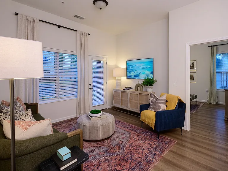 Kempton Apartments — Photo 35