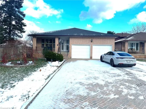 50 Teak St, Hamilton, ON L8G 4W5