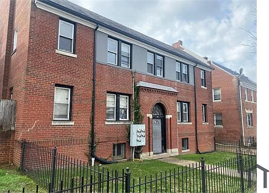 2 bed, $1,950 — Photo 1
