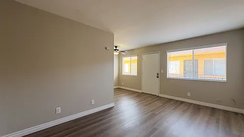 4062 Euclid Ave #7 Photo 1
