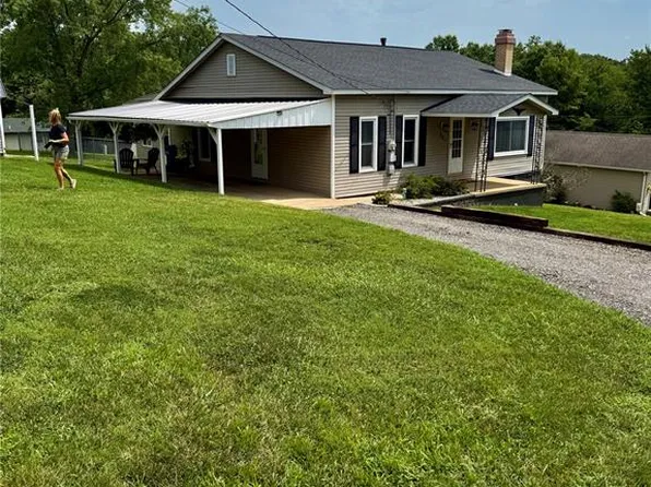 365 E 3rd St, Moscow Mills, MO 63362