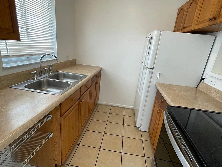 809 W Lancaster Rd #I113 — Photo 4