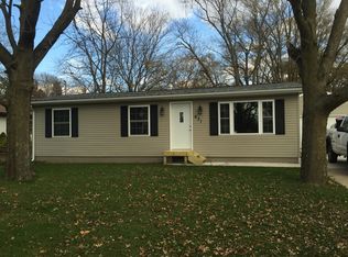 631 Home Acres Ave, Evansdale, IA 50707