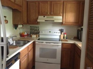63 Hidden Knolls Cir, Monroe, CT 06468